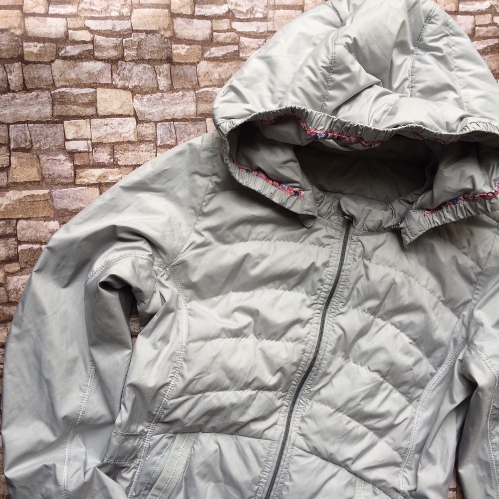 Lululemon Sz 4/S Gray Ruffle Hem Puff Jacket Light